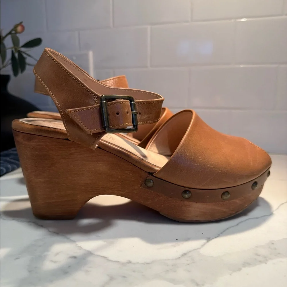 Five Worlds Tan Leather Platform Clogs with Studs and Ankle Strap - Picture 1 of 7